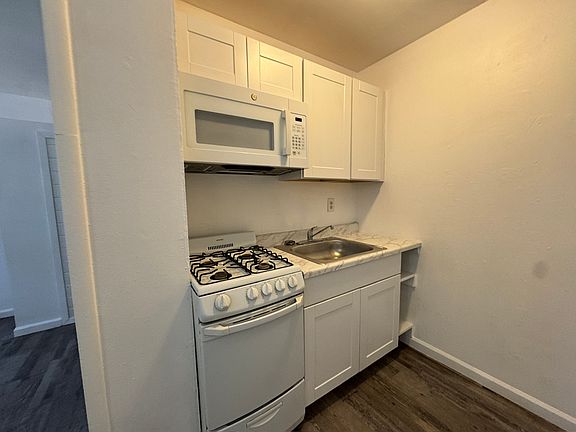 2nd image of 1126 Bowers Ave Unit B