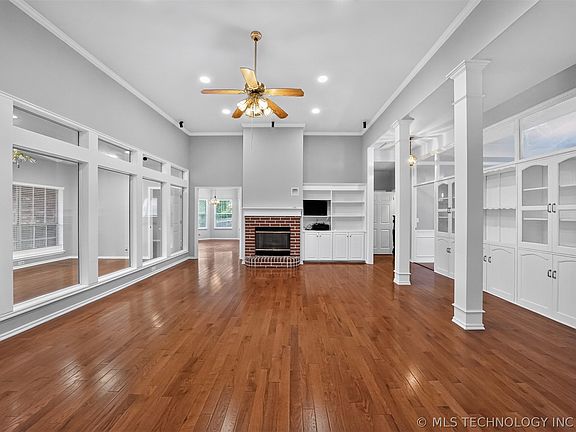 3rd image of 9624 S 67th East Ave
