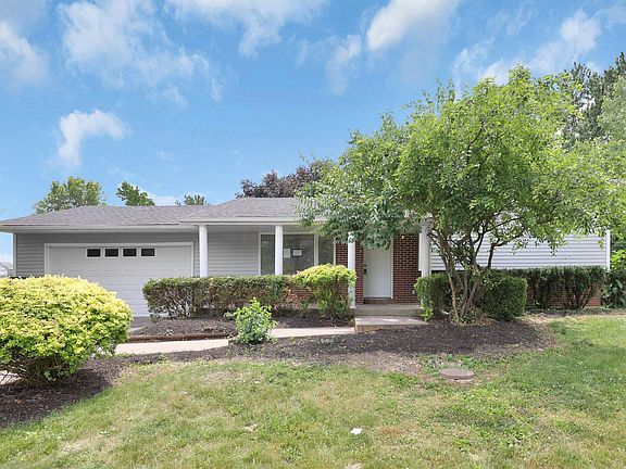 3rd image of 3819 Mayfair Dr