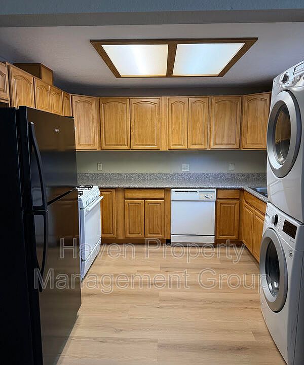 1st image of 32 W 7th St #C
