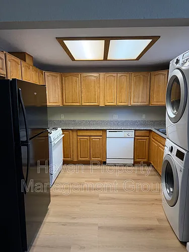 32 W 7th St #C Photo 1