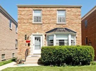 6211 N Ridgeway Ave, Chicago, IL 60659