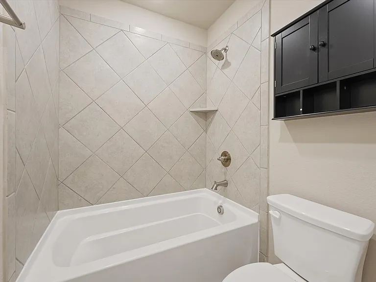 2413 Loxley Dr — Photo 16