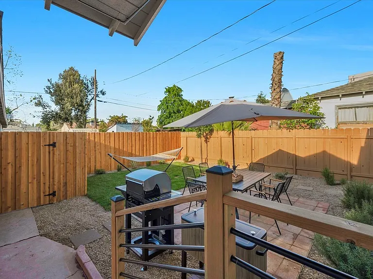 842 W Pine Ave — Photo 29