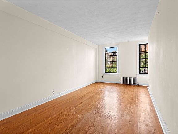 2nd image of 302 W 87th St APT 61