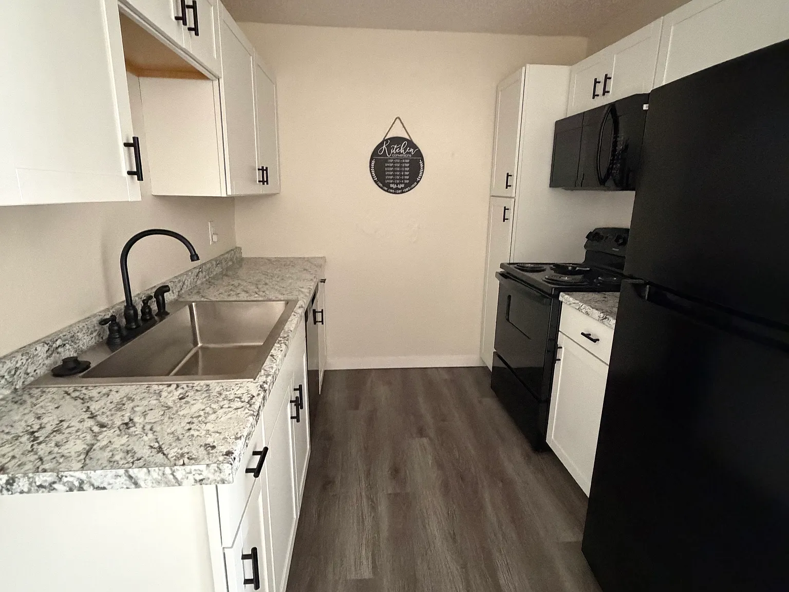 1 bed, 650 sqft, $900 — Photo 3