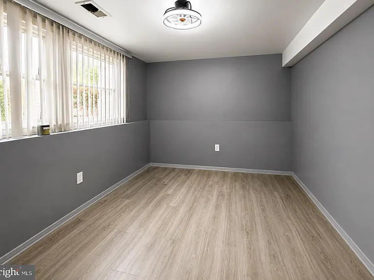 610 Ogden Dr — Photo 11