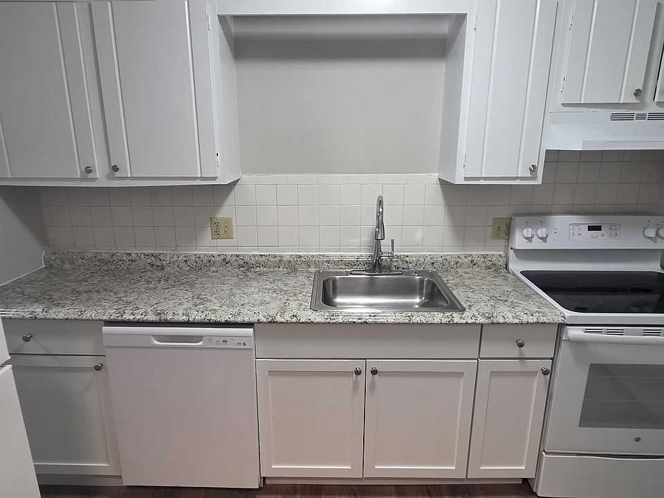 1st image of 76 Harvard St APT 1