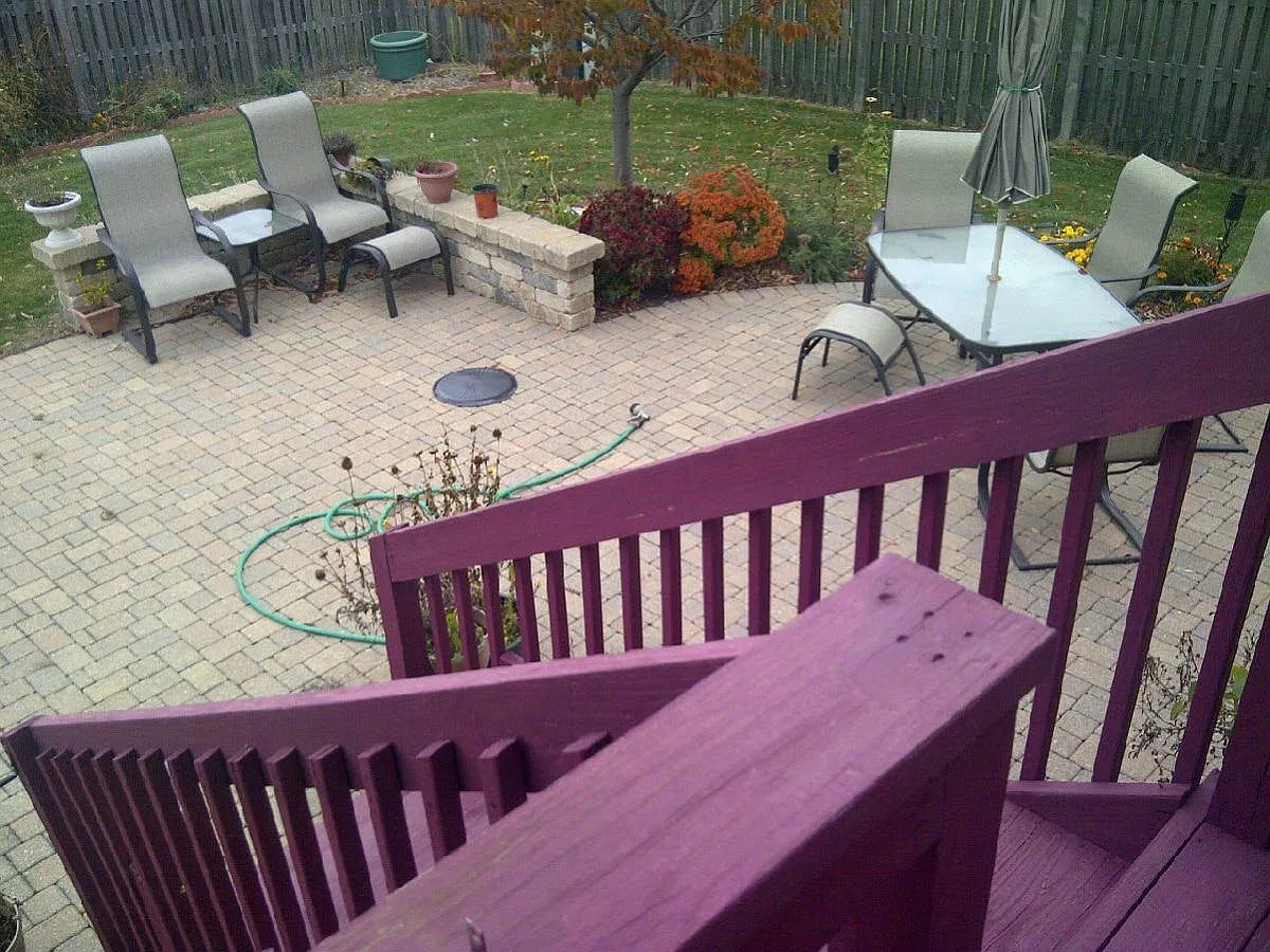 1570 Glenside Drive — Photo 2