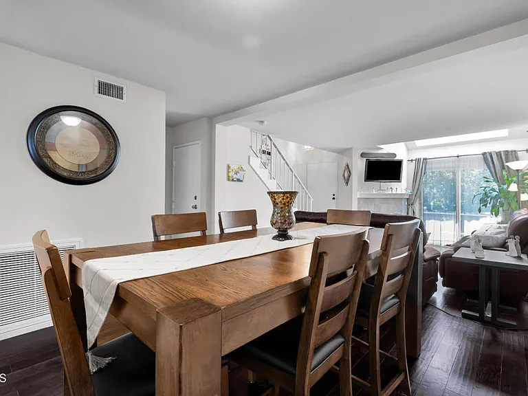 19431 Sherman Way #6 — Photo 7