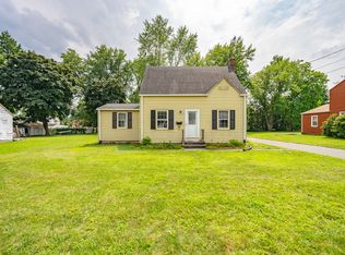 24 Pearl St, Windsor Locks, CT 06096