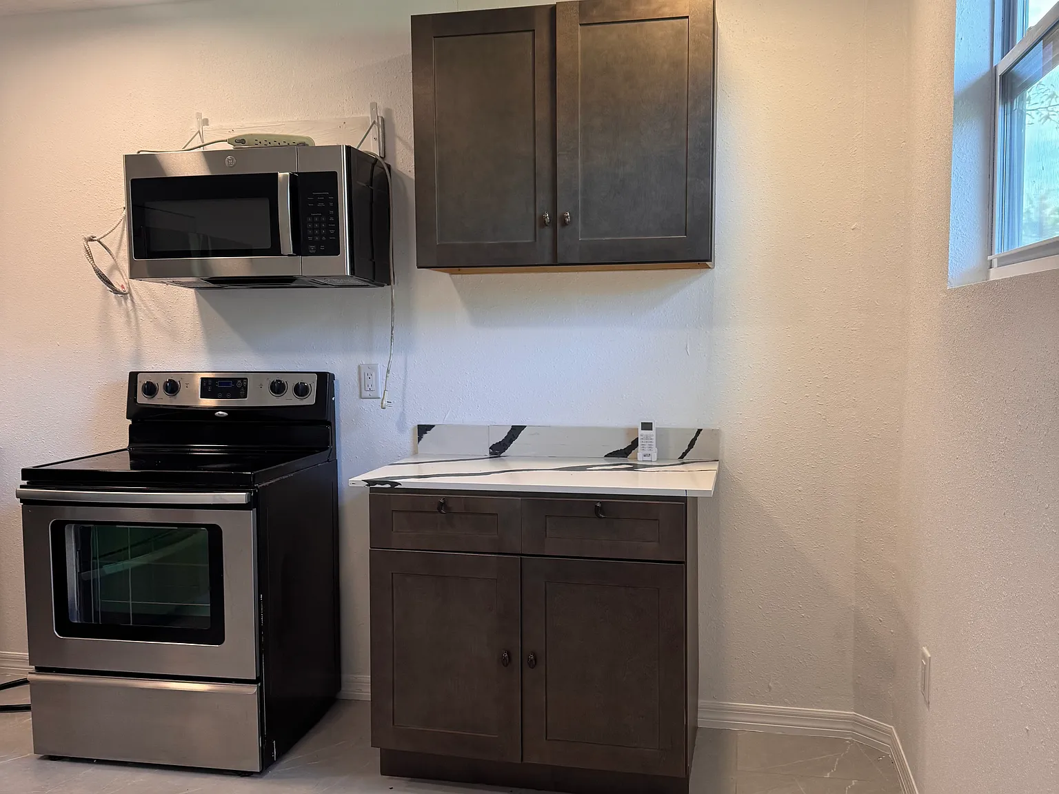 1 bed, 372 sqft, $1,300 — Photo 2