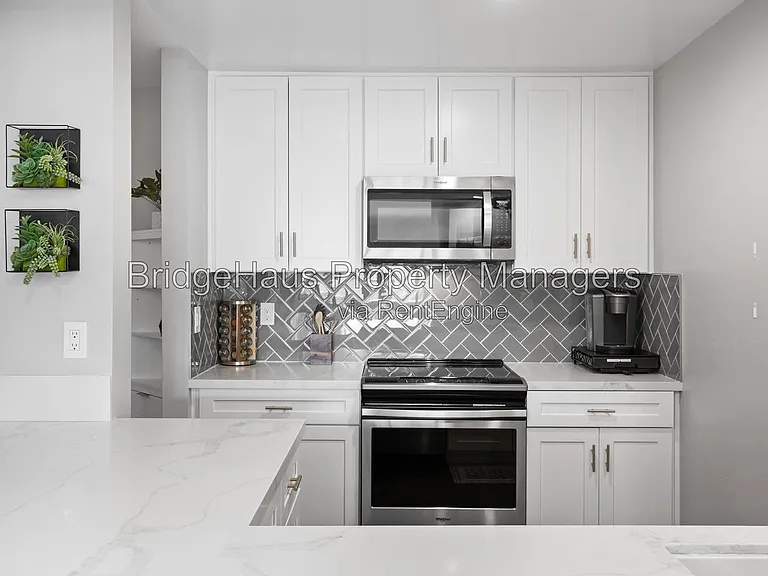2607 Pirineos Way #302 — Photo 7