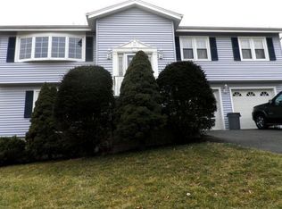 5 Holly Ridge Rd, Valhalla, NY 10595