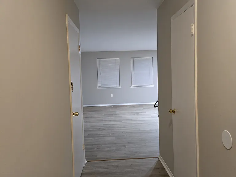 1 Golden Hill Ct — Photo 4
