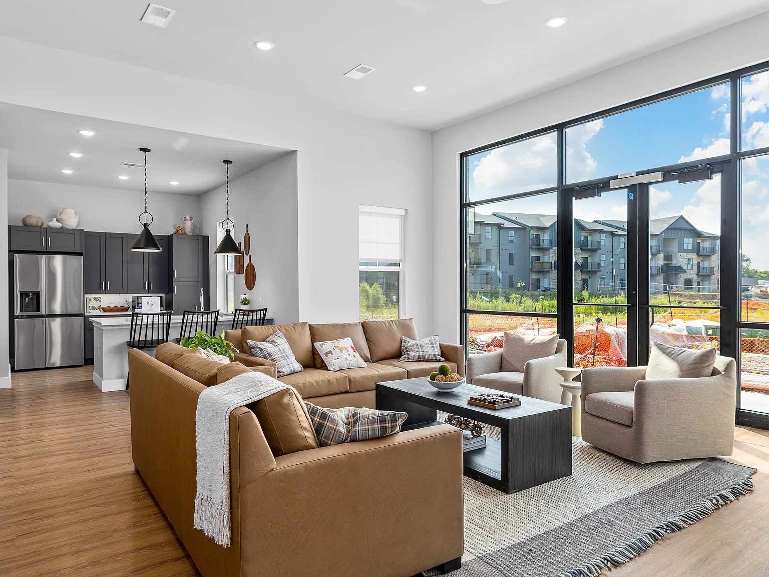 Latitude 38 — Photo 2