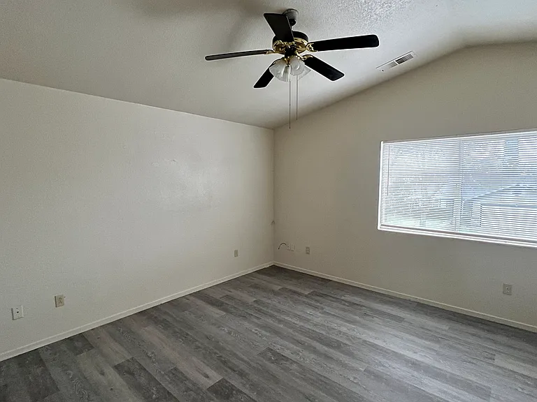 2149 Stormy Creek Ct — Photo 17