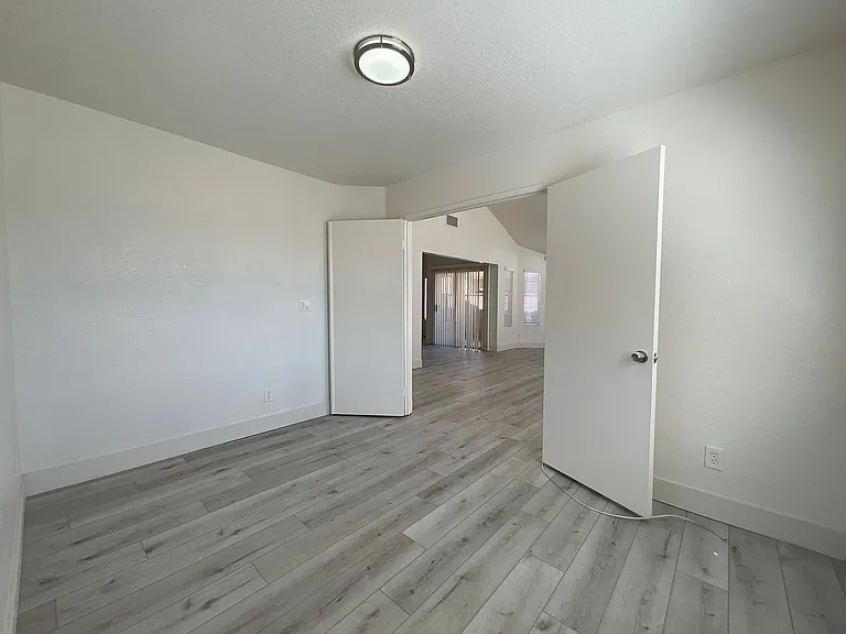 15345 Murray Ave — Photo 14