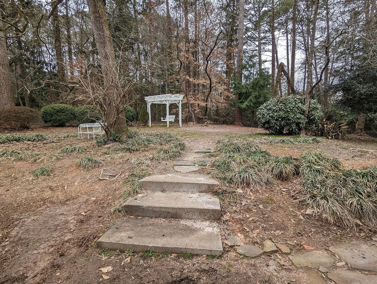 Charming home in sought after Kings Cove community | 4 BR 2.5 BA — Photo 4