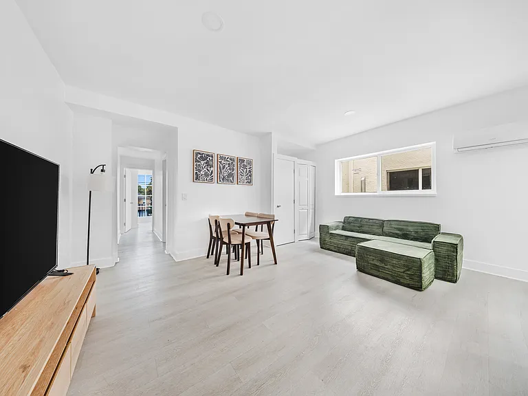 1260 SW 6th St — Photo 37
