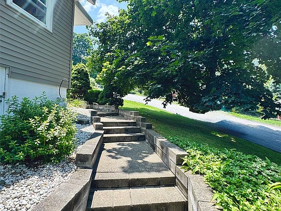 3rd image of 35 Willow Road