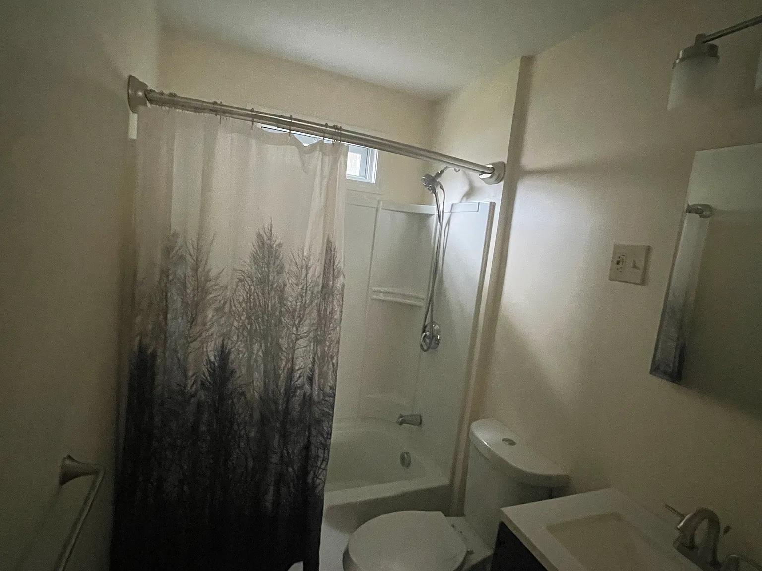 360 Woodford Street — Photo 4