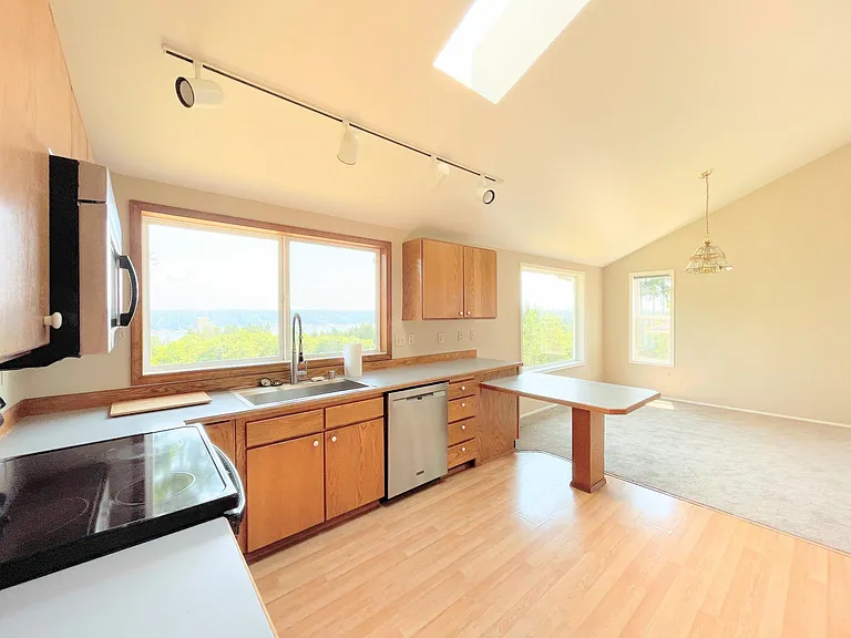 201 E Mountain View Dr — Photo 10