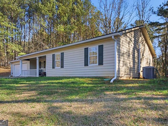 2nd image of 10 Stoneview Cir