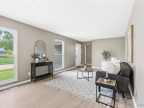 4th image of 1450 Flordawn Dr