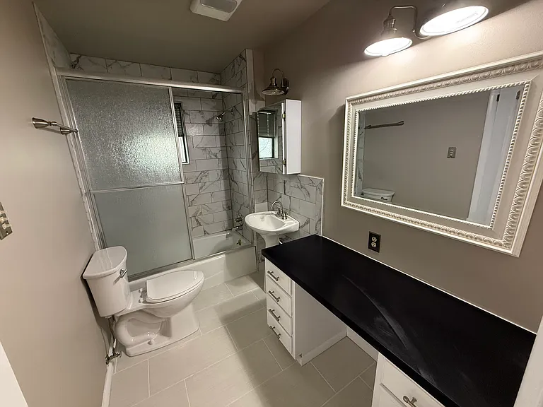 727 N Main St — Photo 11