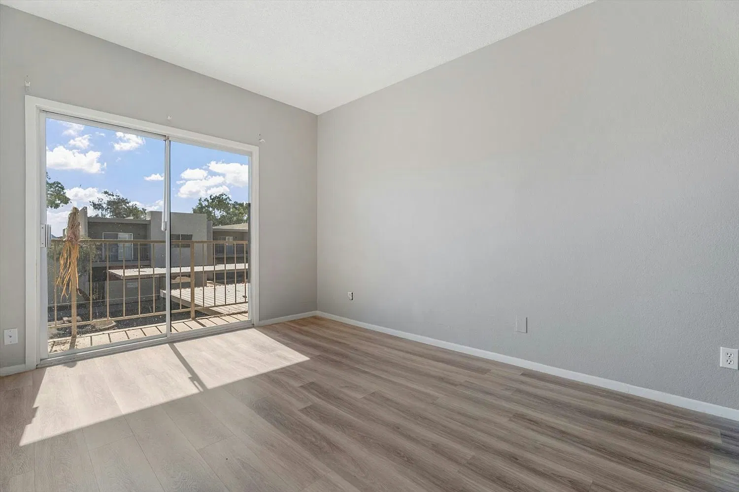 2814 East Marconi Avenue, Unit 203 — Photo 2