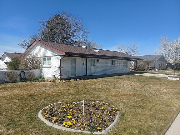 Nice corner lot 