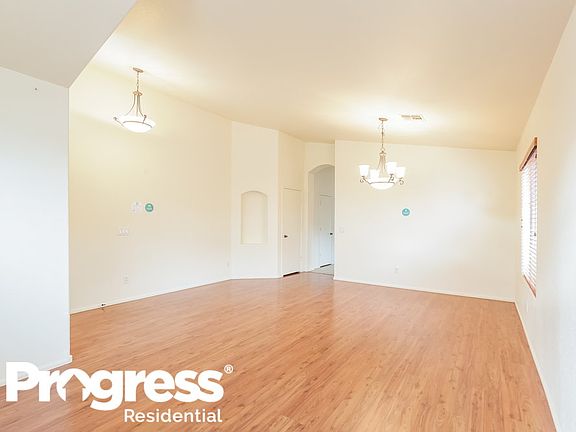 3rd image of 4802 W Valencia Dr