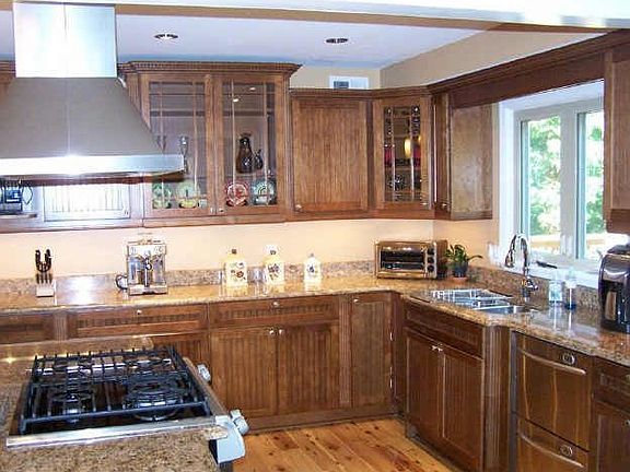 2nd image of 3390 Camelot Dr