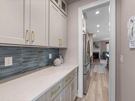 5th image of 5007 Sunny Creek Ln