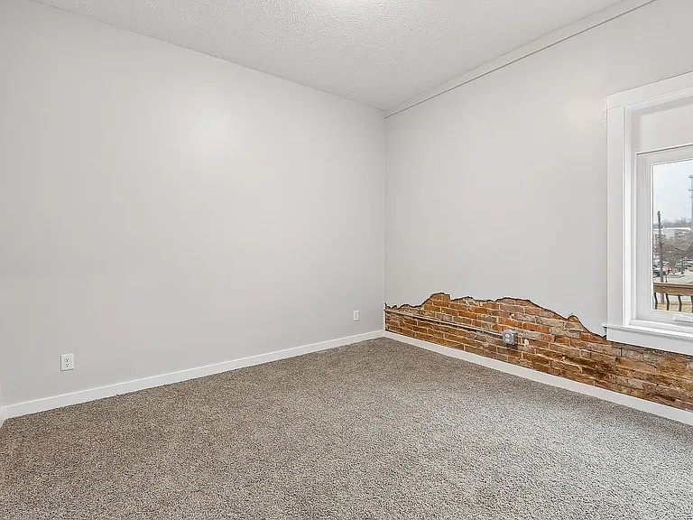 226 Main St — Photo 6