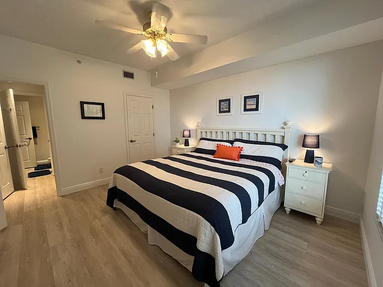 2 15th Ave #202 — Photo 15