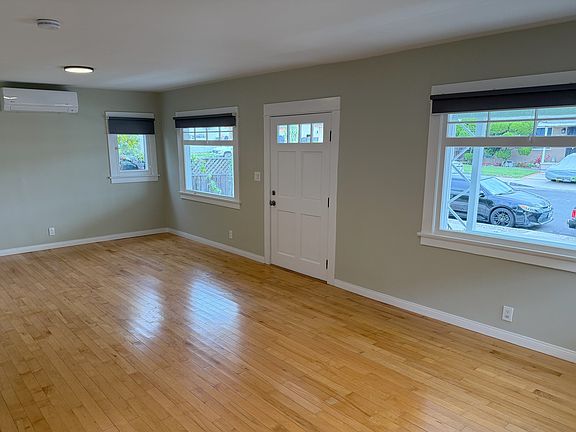 2nd image of 13527 S Raymond Ave