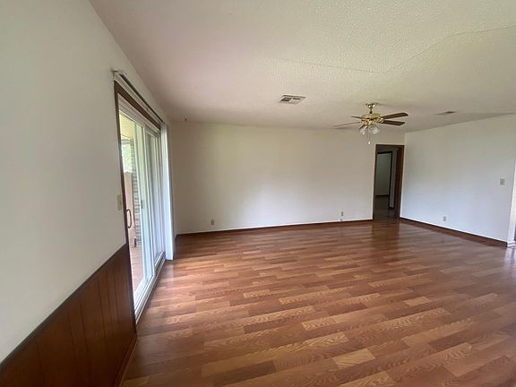 4th image of 1427 Denison Dr