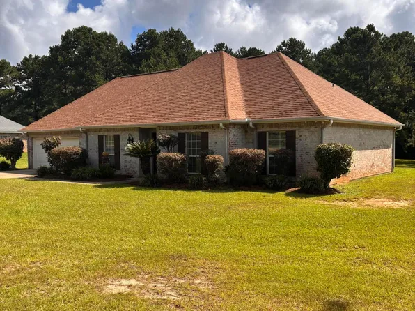 1043 Quail Ridge Dr, McComb, MS 39648