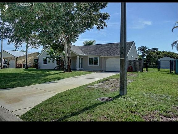 3rd image of 1517 SE South Balcourt Ct