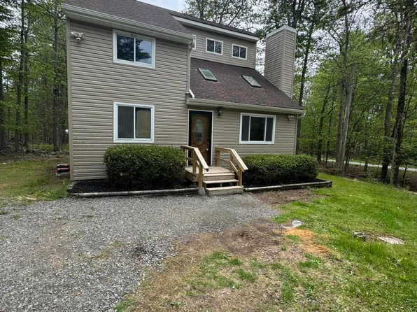 8482 Bumble Bee Way, Tobyhanna, PA 18466