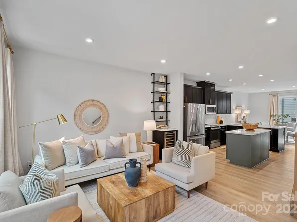 4032 Citra Ln, Charlotte, NC 28217