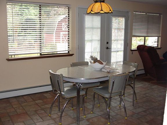 4th image of 5904 36th Ave E