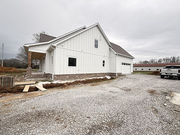 3rd image of 2797 Unionville Rd