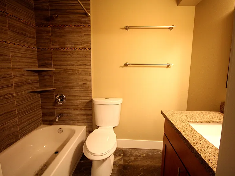 South Lane Apartments — Photo 47