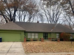 316 W 115th St, Kansas City, MO 64114