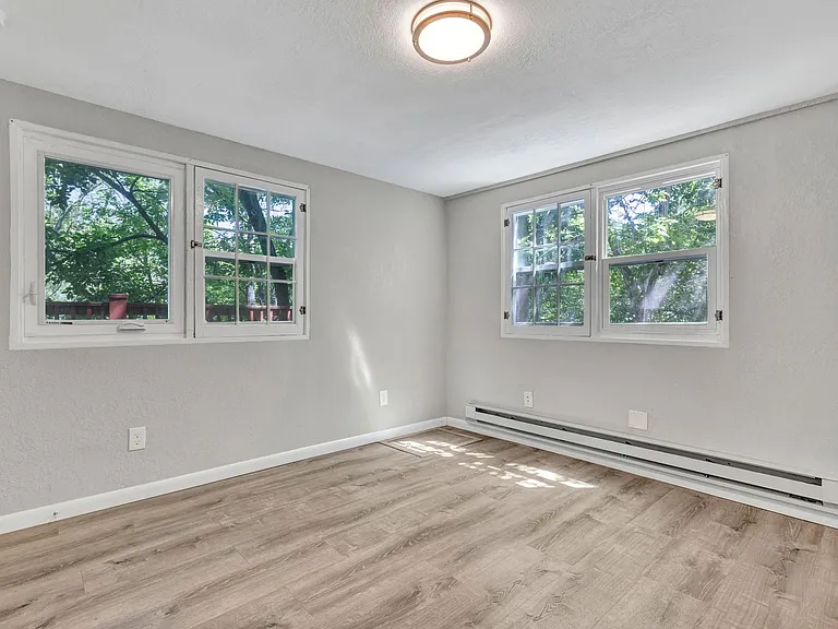 617 Manitou Ave — Photo 7