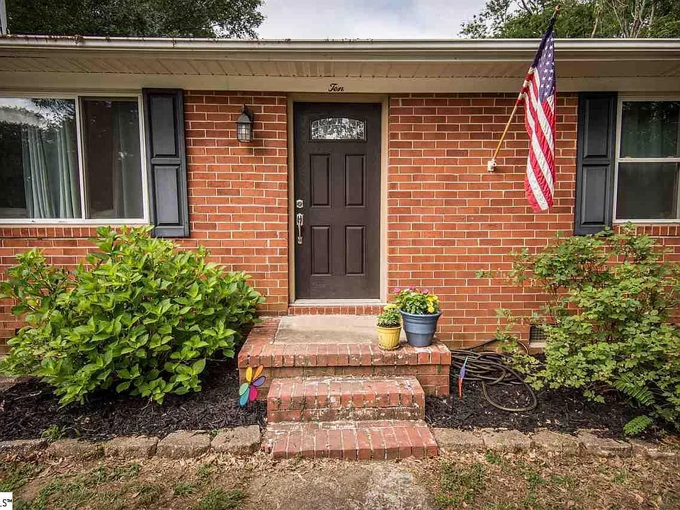 10 Greenfield Ct