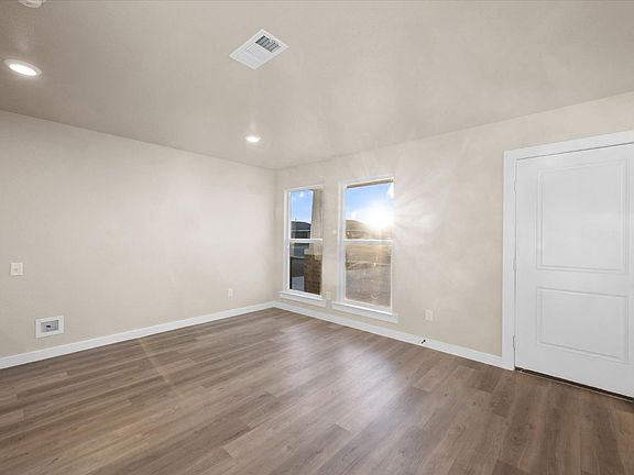 5th image of 13203 Avenue S